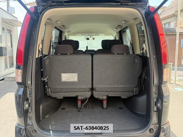 Nissan SERENA 2010-09 7820813-12