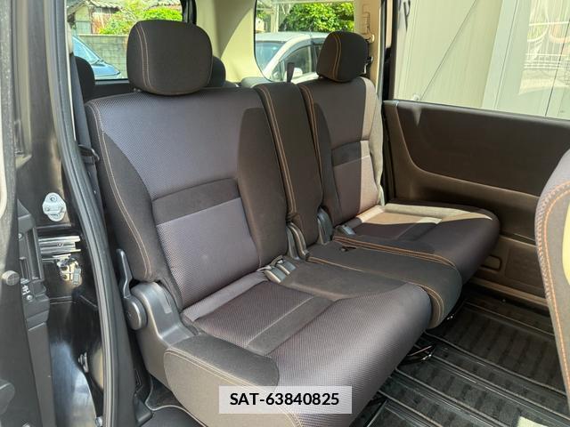 Nissan SERENA 2010-09 7820813-14