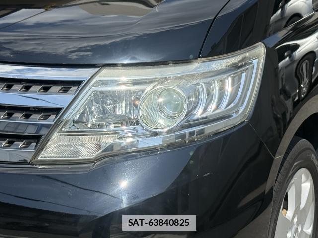 Nissan SERENA 2010-09 7820813-3