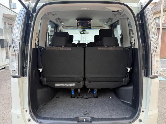 Nissan SERENA 2014-03 7820820-11