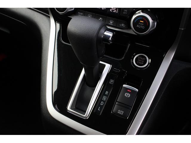 Nissan SERENA 2016-10 7822867-16