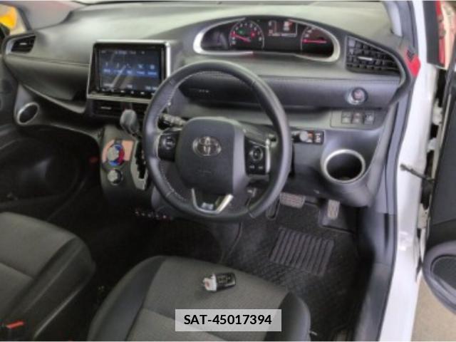 Toyota SIENTA 2021-09 7811421-2