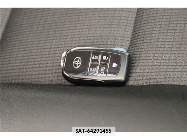 Toyota SIENTA 2021-04 7811896-17
