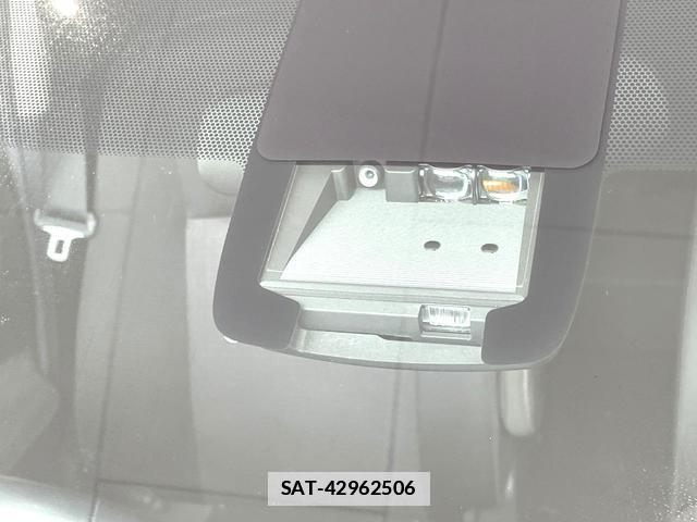 Toyota SIENTA 2018-09 7813853-11