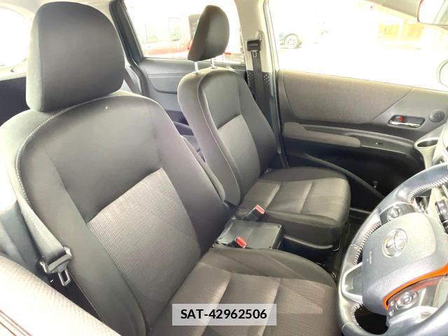 Toyota SIENTA 2018-09 7813853-4