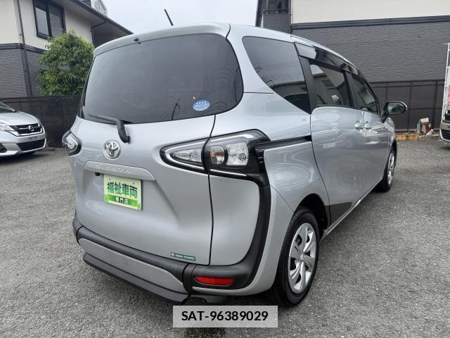 Toyota SIENTA 2020-04 7815308-11