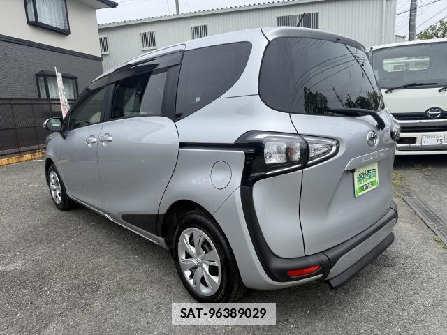 Toyota SIENTA 2020-04 7815308-13