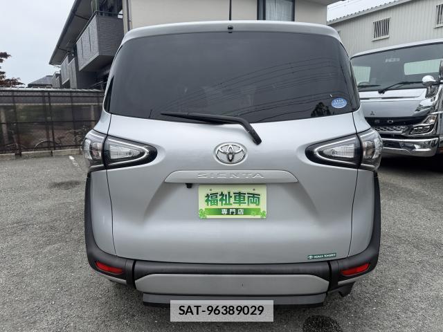 Toyota SIENTA 2020-04 7815308-14