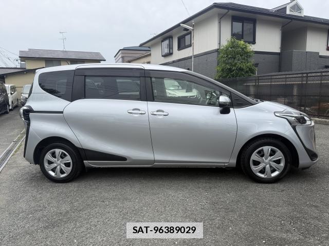 Toyota SIENTA 2020-04 7815308-16