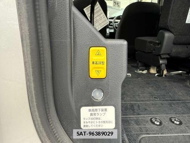 Toyota SIENTA 2020-04 7815308-2
