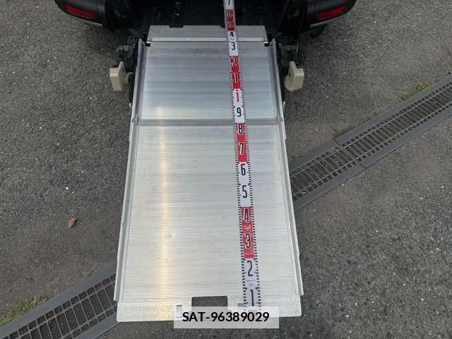 Toyota SIENTA 2020-04 7815308-3