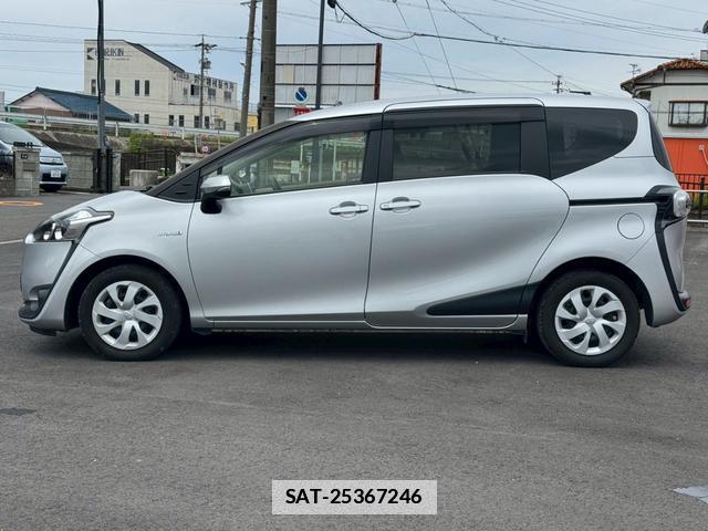 Toyota SIENTA 2015-08 7815515-16