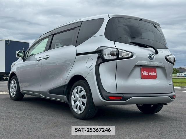 Toyota SIENTA 2015-08 7815515-19