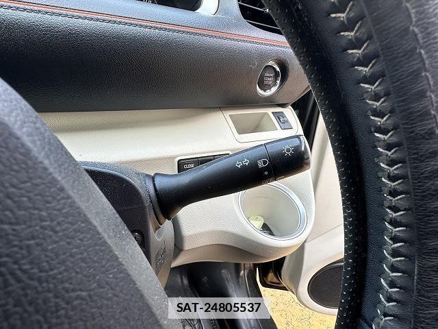 Toyota SIENTA 2016-02 7815621-10