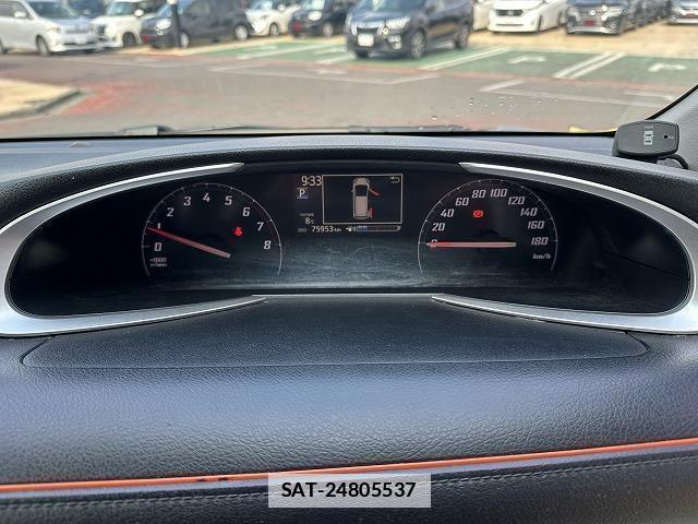 Toyota SIENTA 2016-02 7815621-12
