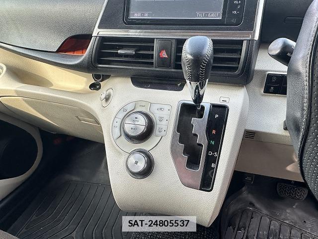 Toyota SIENTA 2016-02 7815621-8