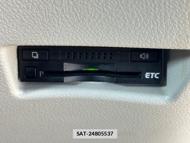 Toyota SIENTA 2016-02 7815621-9