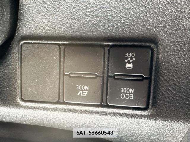 Toyota SIENTA 2018-11 7815636-11