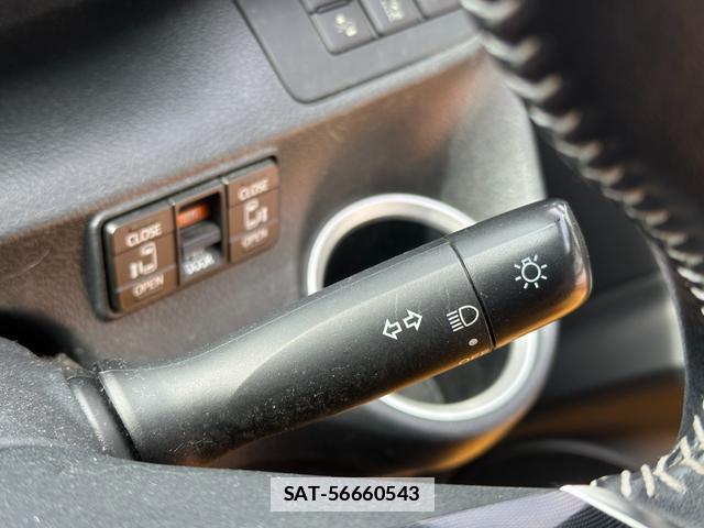 Toyota SIENTA 2018-11 7815636-9
