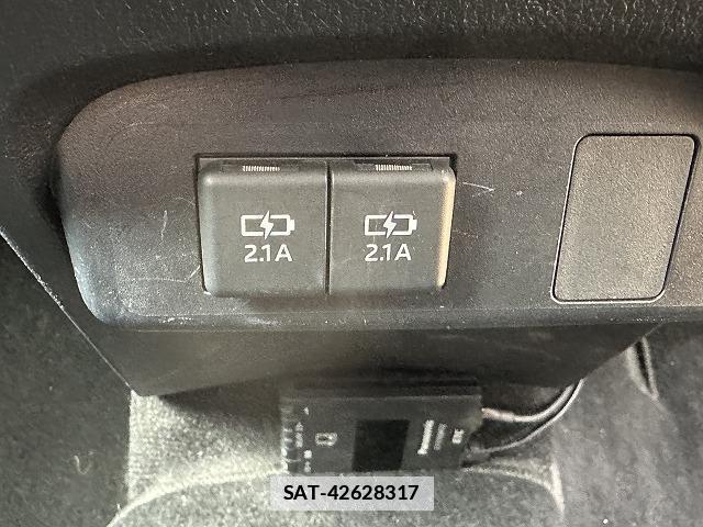 Toyota SIENTA 2018-12 7815644-12
