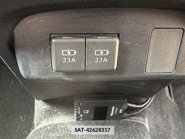 Toyota SIENTA 2018-12 7815644-13