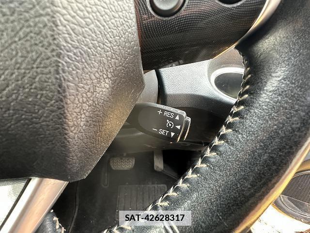 Toyota SIENTA 2018-12 7815644-16