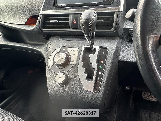 Toyota SIENTA 2018-12 7815644-5