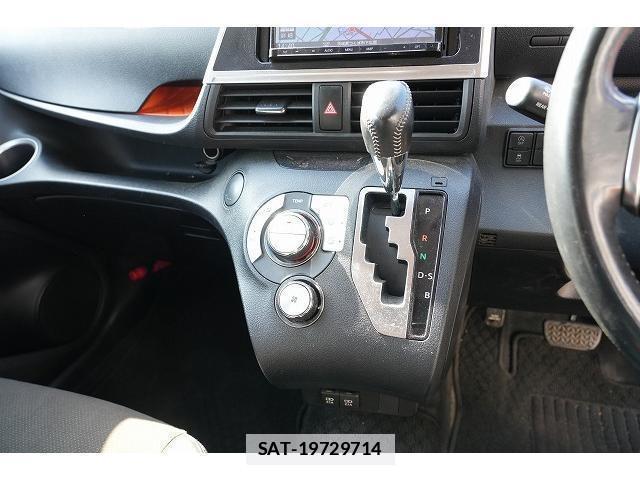 Toyota SIENTA 2018-10 7815674-10