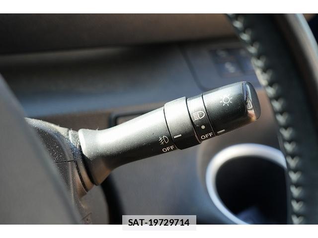 Toyota SIENTA 2018-10 7815674-19