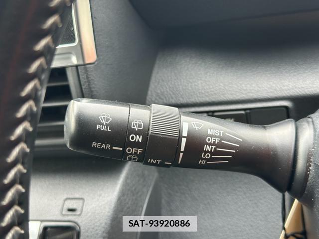 Toyota SIENTA 2017-05 7815679-11