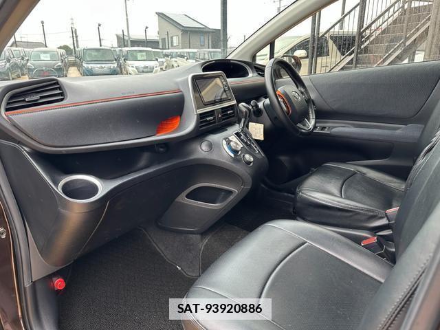 Toyota SIENTA 2017-05 7815679-19