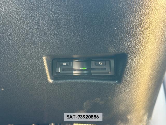 Toyota SIENTA 2017-05 7815679-9
