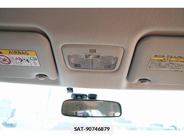 Toyota SIENTA 2016-02 7815786-11
