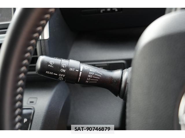 Toyota SIENTA 2016-02 7815786-17