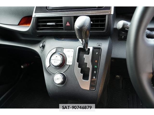 Toyota SIENTA 2016-02 7815786-7