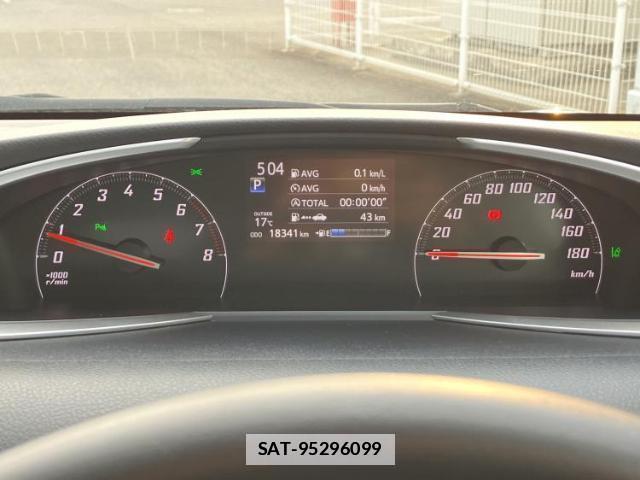 Toyota SIENTA 2022-02 7818162-11