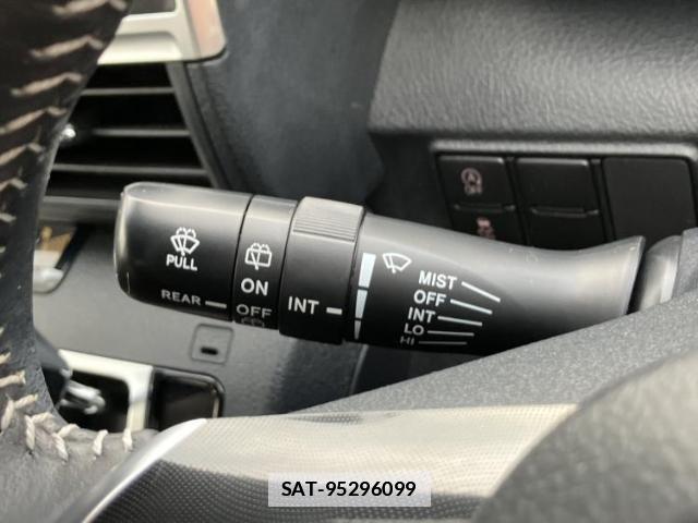 Toyota SIENTA 2022-02 7818162-13