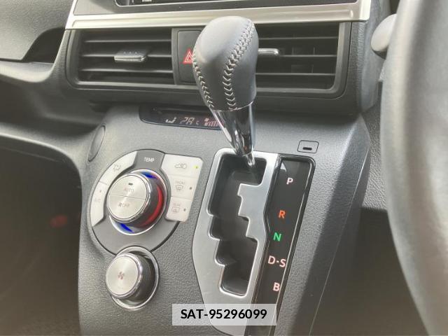 Toyota SIENTA 2022-02 7818162-15