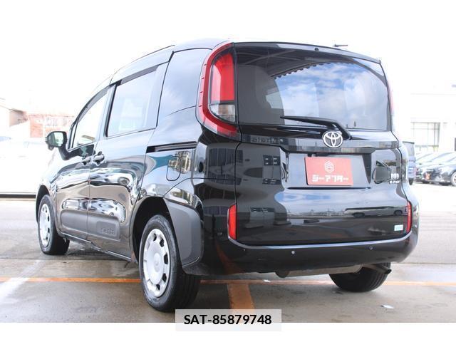 Toyota SIENTA 2023-06 7818187-1