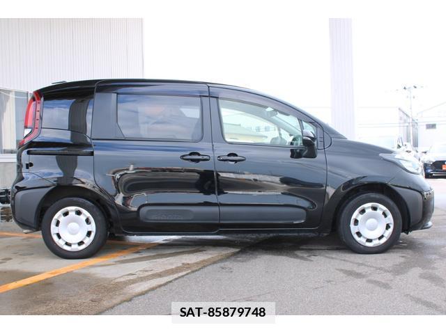 Toyota SIENTA 2023-06 7818187-12