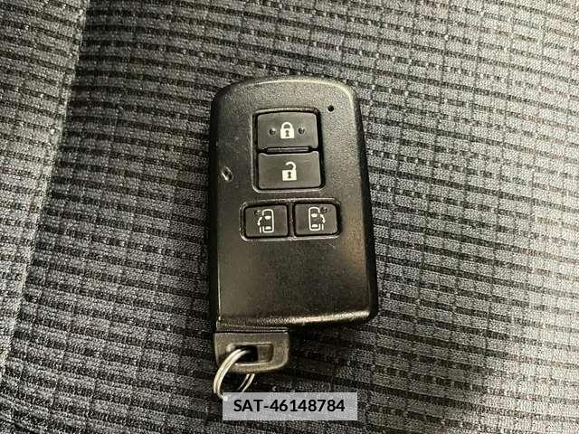 Toyota SIENTA 2016-09 7818309-7