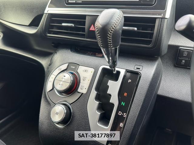 Toyota SIENTA 2020-02 7819786-10