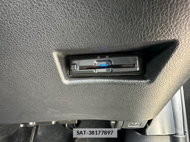Toyota SIENTA 2020-02 7819786-15