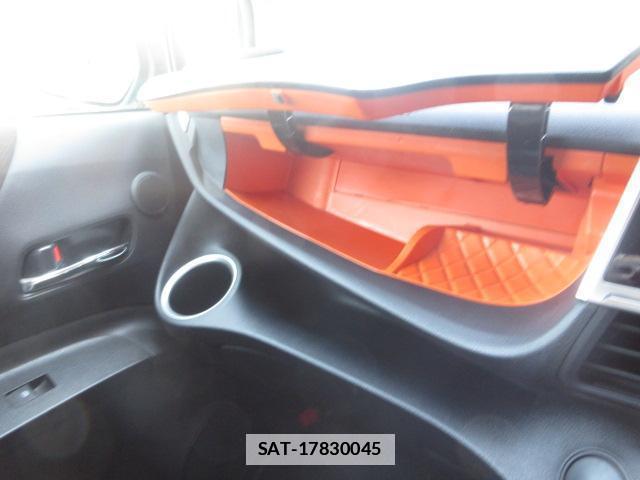 Toyota SIENTA 2020-11 7820527-13