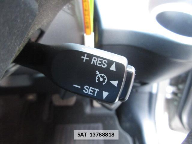 Toyota SIENTA 2020-11 7820528-7