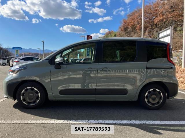 Toyota SIENTA 2022-10 7820927-1