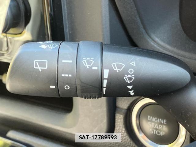 Toyota SIENTA 2022-10 7820927-16