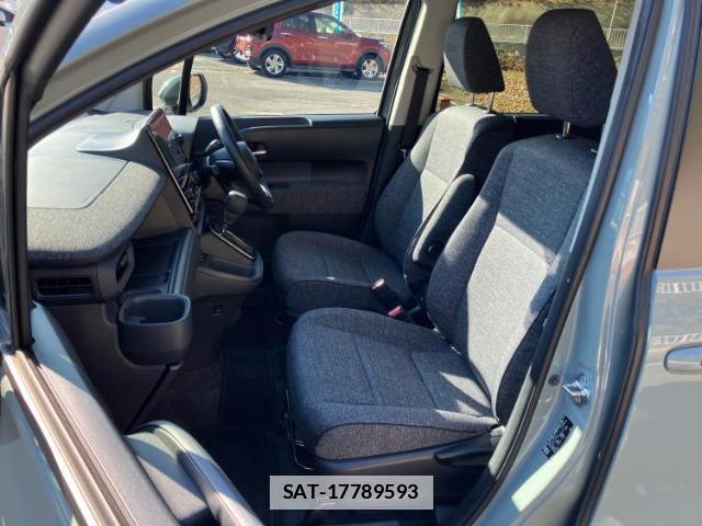 Toyota SIENTA 2022-10 7820927-6