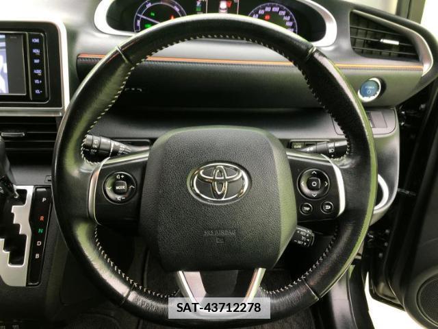 Toyota SIENTA 2018-10 7821017-14