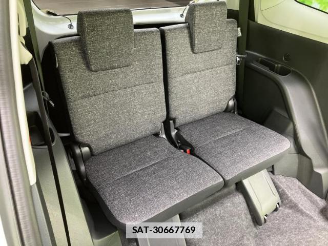 Toyota SIENTA 2026-01 7821128-5